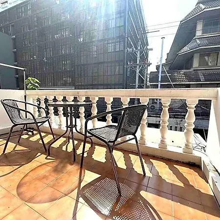 Sukhumvit Soi 12: 3 Bed / 2 Bath For 7 Ppl Group