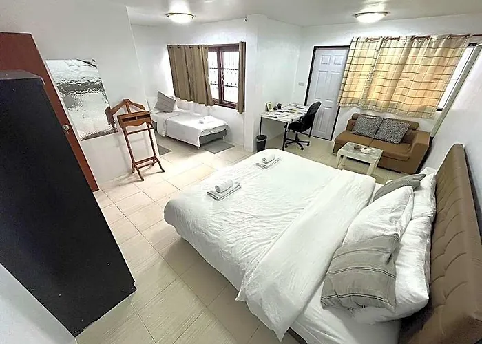 Sukhumvit Soi 12: 3 Bed / 2 Bath For 7 Ppl Group 2*