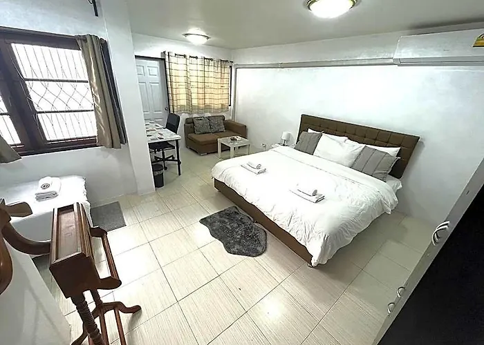 Sukhumvit Soi 12: 3 Bed / 2 Bath For 7 Ppl Group 酒店 曼谷
